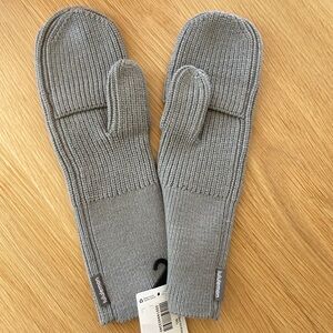 Lululemon Athletica Gray Knit Mittens